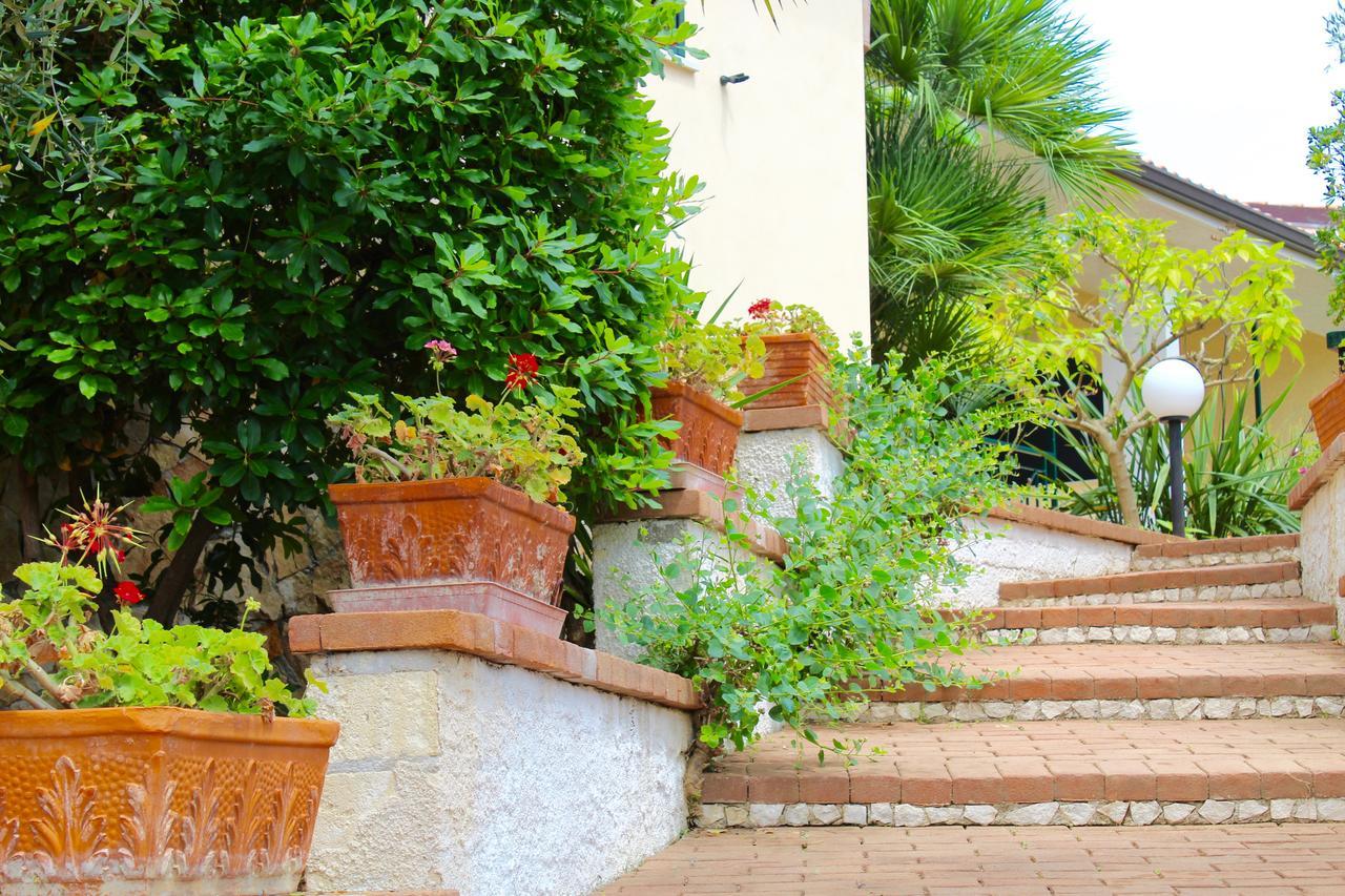 Villaggio Turistico Defensola Vieste Buitenkant foto